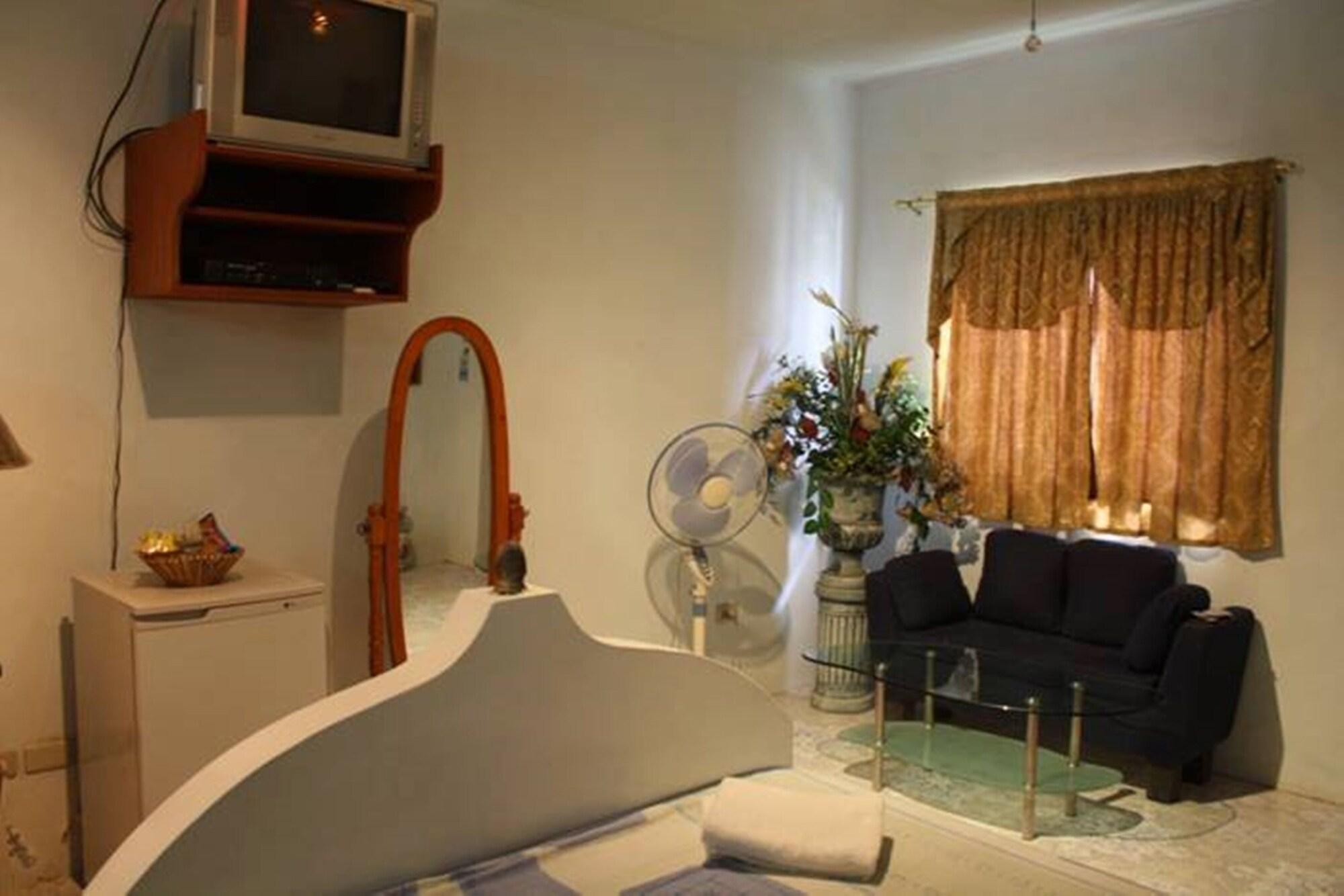 Kokomos Beach Resort Olongapo Exterior foto